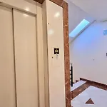 Atico En El Centro De *